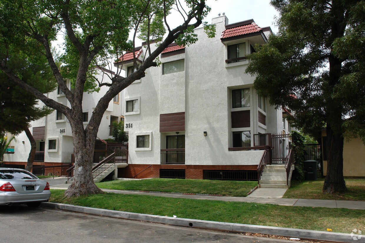 Building Photo - 351 W Acacia Ave