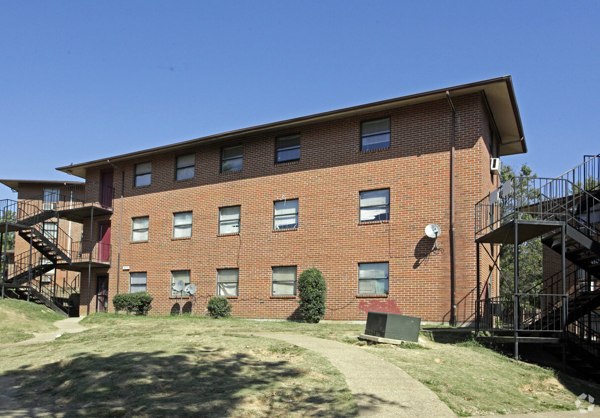 Primary Photo - Hillview Village Apartments