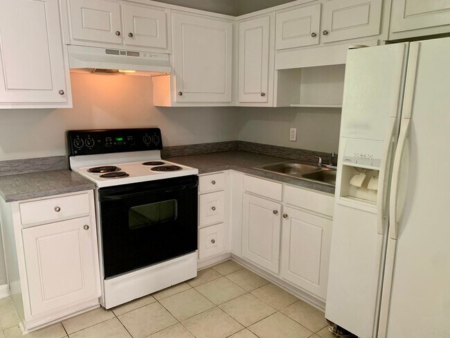Building Photo - 1586 Line Street - Quadraplex