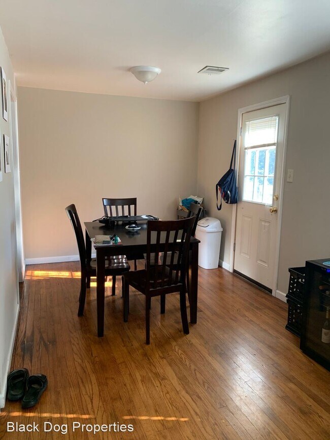 Building Photo - 3 br, 1 bath House - 1100 Vail Cir.