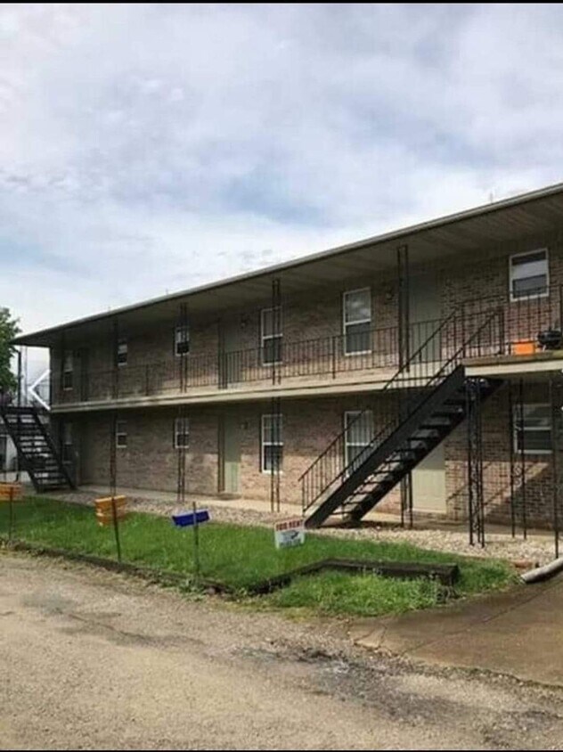 Foto principal - 4015 Broadway Ave
