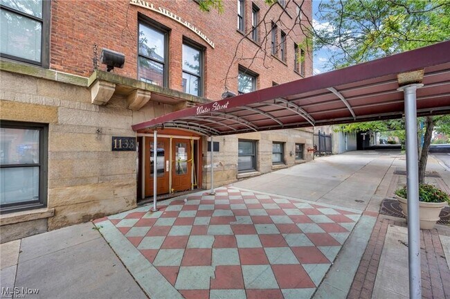 Foto del edificio - 1133 W 9th St