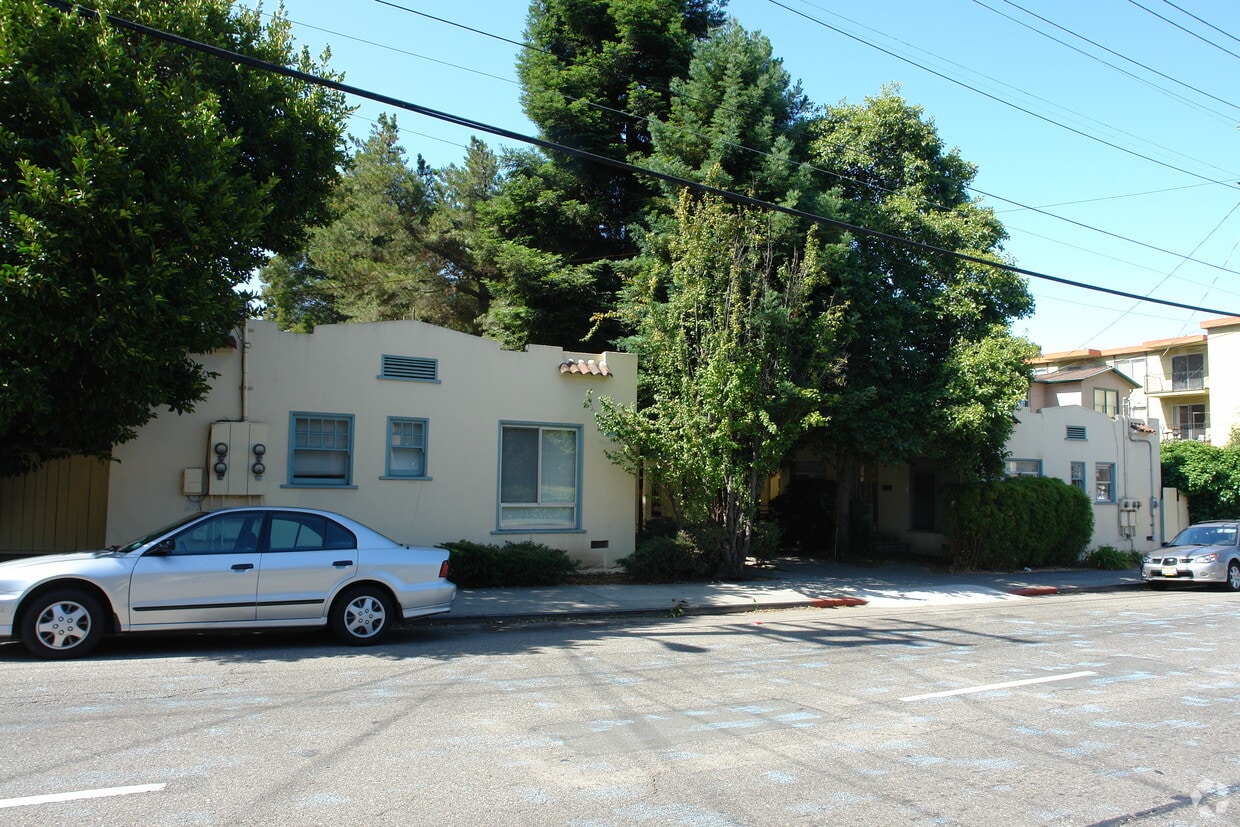 Foto del edificio - 2226-2228 Dwight Way