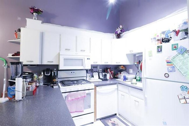 Foto del edificio - 227 Troy Ln, Lombard, IL, 60148