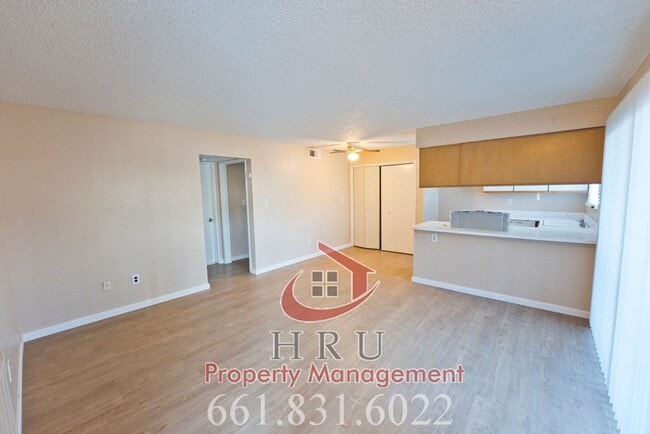 Building Photo - 4701 Beechwood St