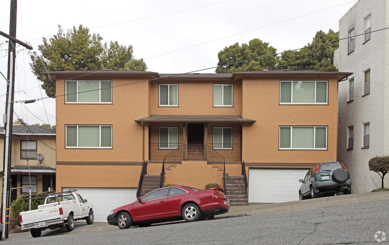 Foto del edificio - 2583-2589 Ivy Dr