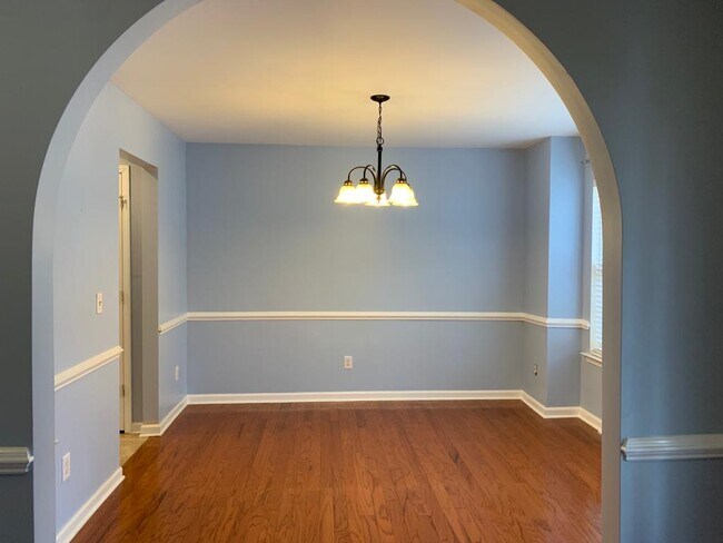 Building Photo - 337 Southmen Ln