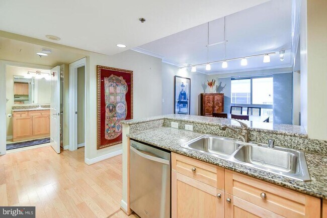 Foto del edificio - 777 7th St NW