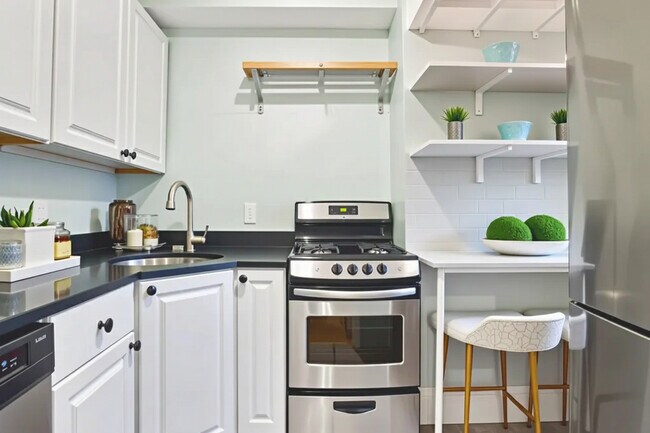 Building Photo - 354 Beacon St