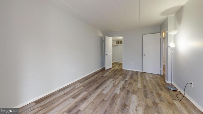 Building Photo - 2616 Fort Farnsworth Rd