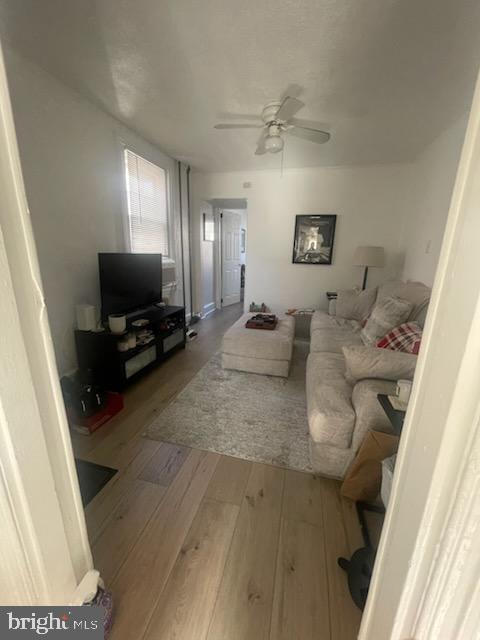 Foto del edificio - 525 Spring Mill Ave