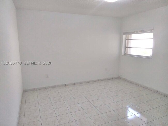 Foto del edificio - 3304 SW 23rd St