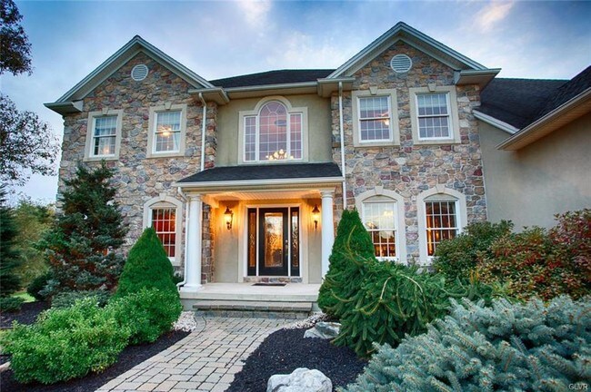 Foto del edificio - 293 Meyer Rd