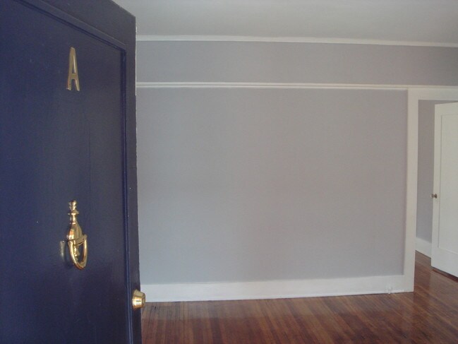 LR - 1424 E Florida St