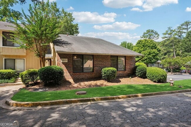 Photo - 2035 Powers Ferry Trce SE Townhome