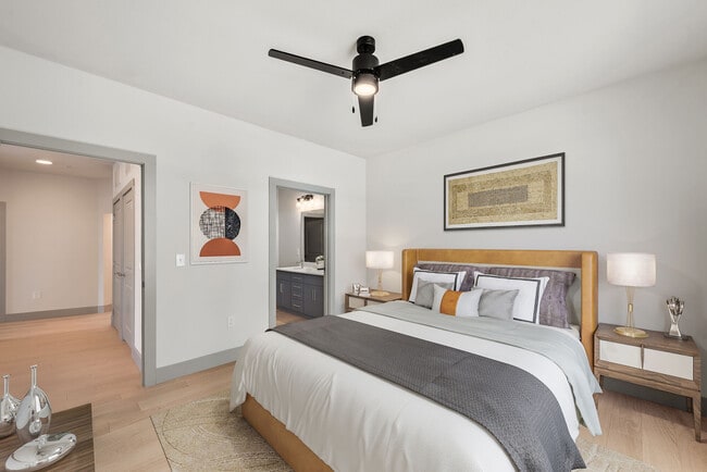 Building Photo - Valle Vista