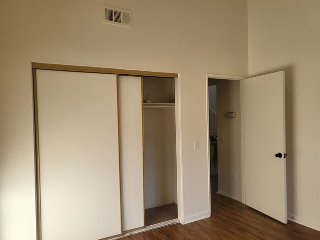 Foto del edificio - Portofino 2+2 Bedroom Townhouse in Oxnard