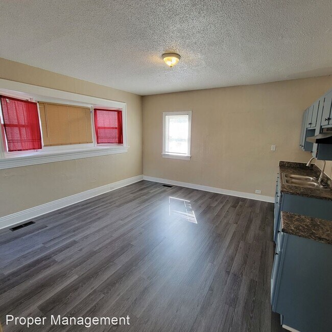 Building Photo - 4 br, 1.5 bath House - 22 Bond St