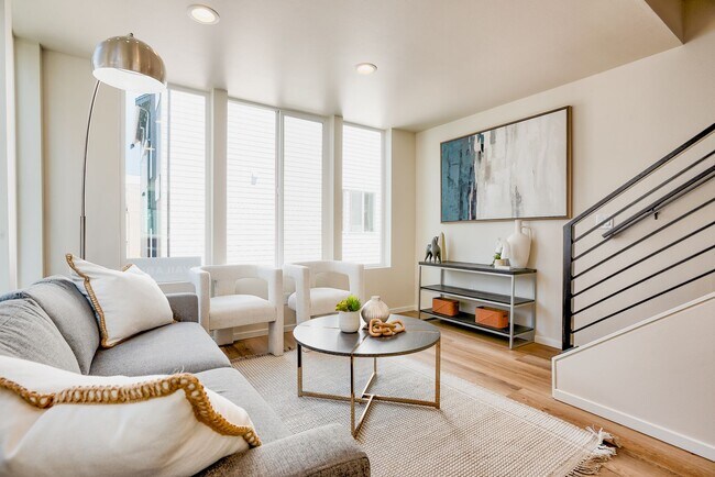 Foto del edificio - NEW CONSTRUCTION- MOVE- IN READY