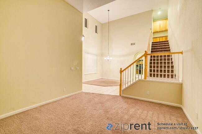 Building Photo - 743 Ironstone Dr