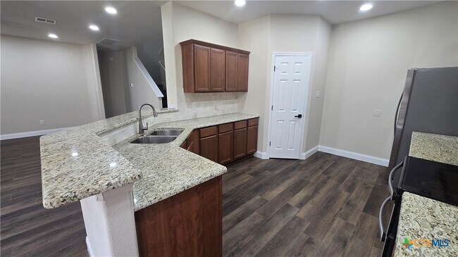 Building Photo - 235 Lottie Ln