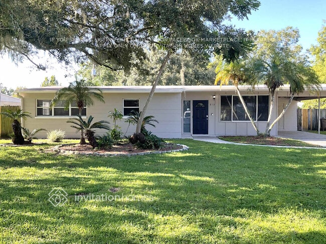 Building Photo - 813 E River Dr