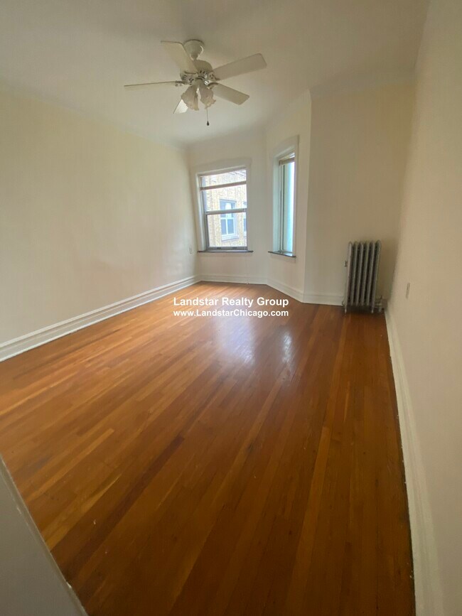 Foto del edificio - 7756 N Eastlake Terrace