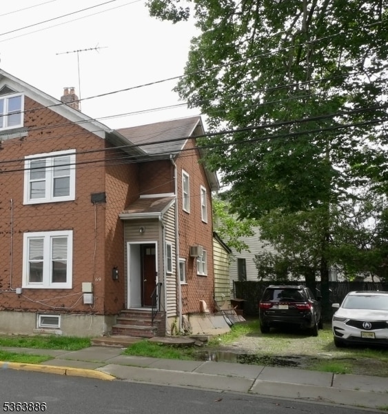 Building Photo - 69 Carlton Ave