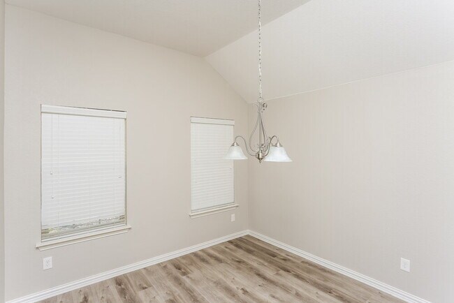 Building Photo - 7413 Errandale Dr