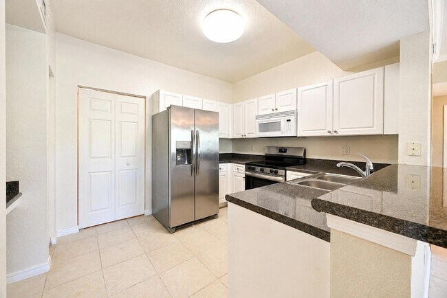 Foto del edificio - 356 SE Rogers Ct