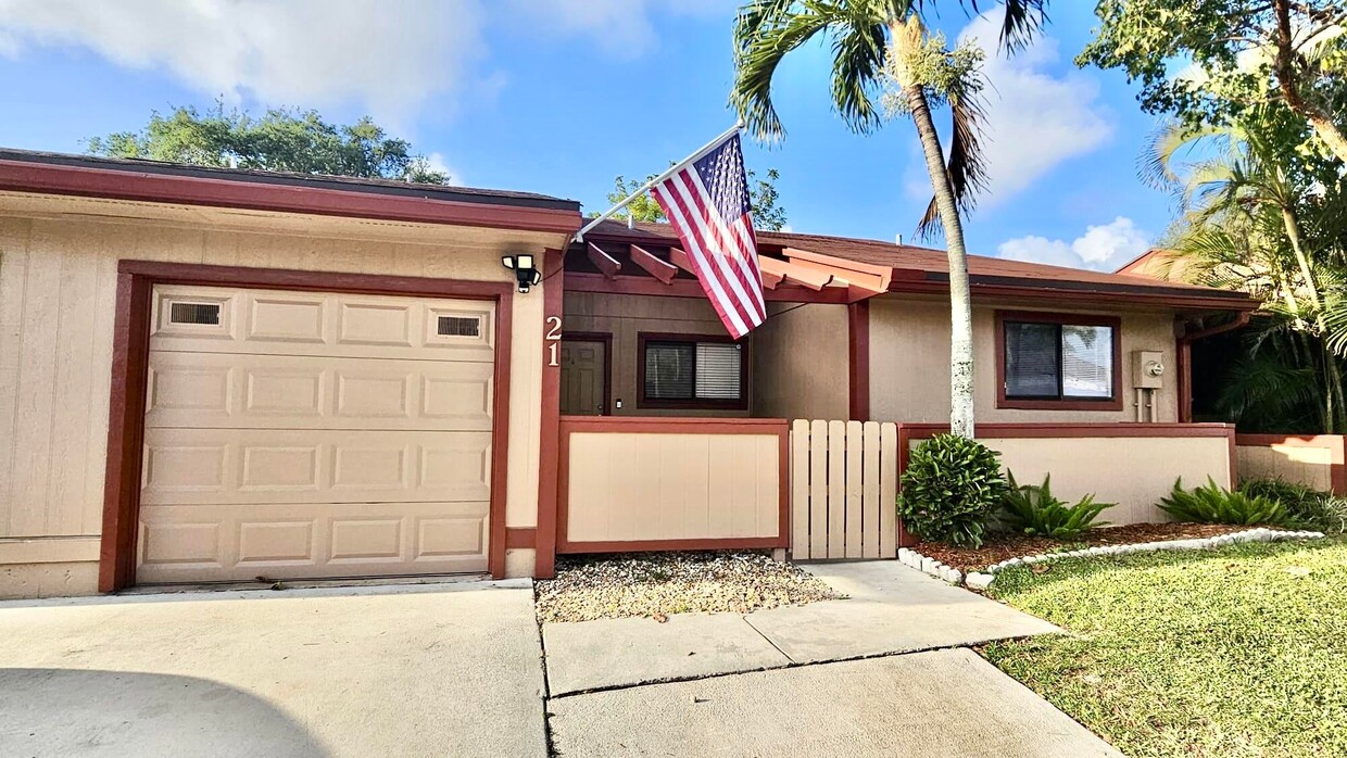 Foto principal - 21 Farnworth Dr