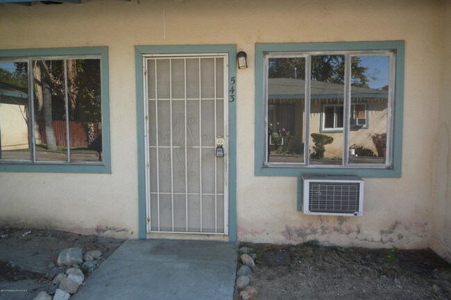 Building Photo - 543 W Altadena Dr