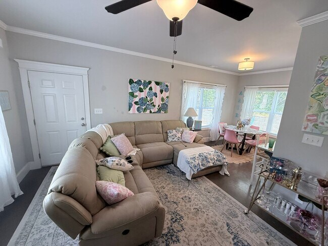 Foto del edificio - 4 BR/ 4BA Home Located on MLK