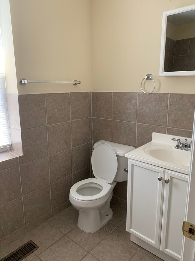 Photo - 1849 Willington St Apartment