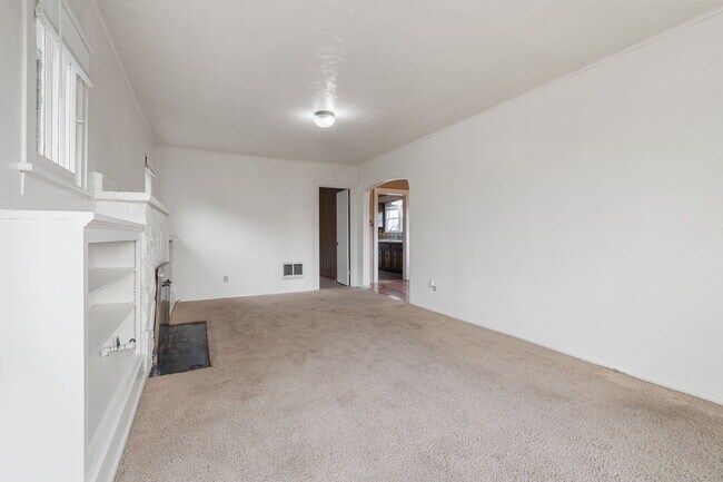 Foto del edificio - 482 NE Adams Ave