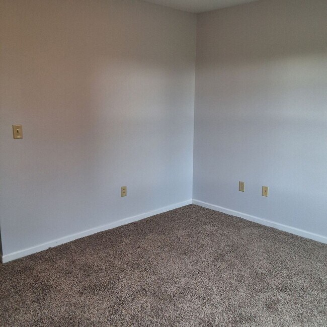 Building Photo - 2911 Miami View Ct.