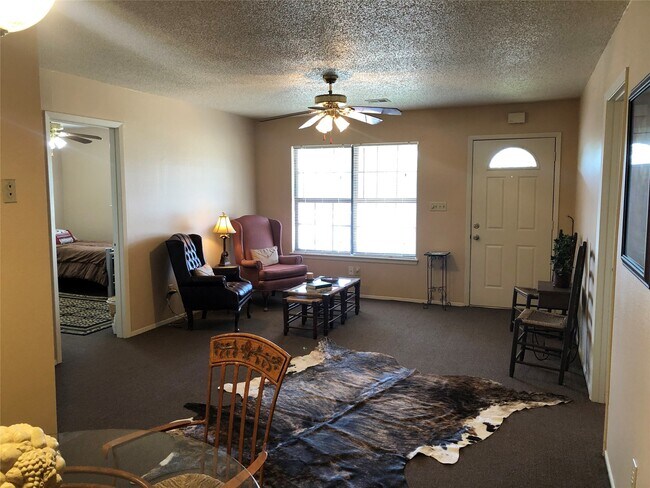 Foto del edificio - 1022 Wilson Rd