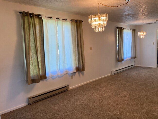 Foto del edificio - 3 Bedroom 2 bath home in SW area of Corvallis