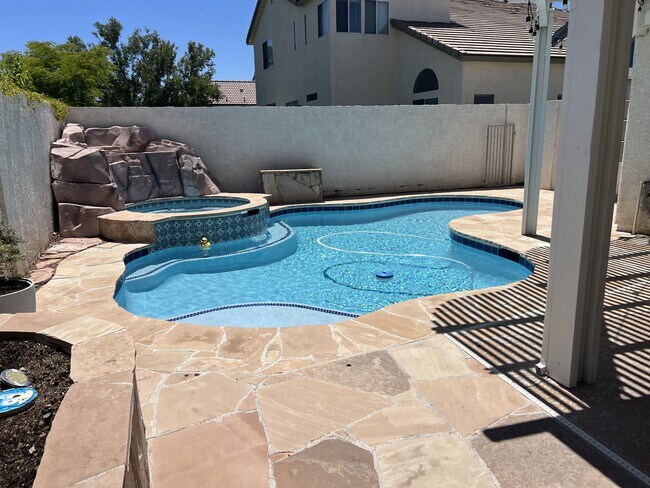 Foto del edificio - 7944 Quail Harbor St