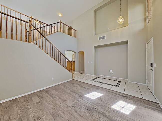 Building Photo - 8533 Honey Vine Ave