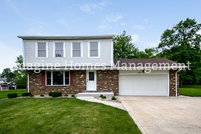 Primary Photo - 1029 Sherwood Dr