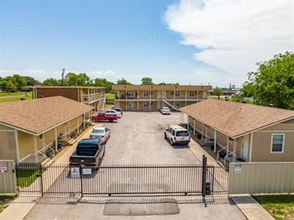 Building Photo - 1206 Bundrant Dr