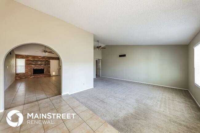 Foto del edificio - 6202 W Sunnyside Dr