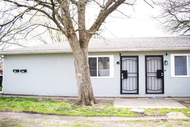 Building Photo - 2885 Atwood Terrace