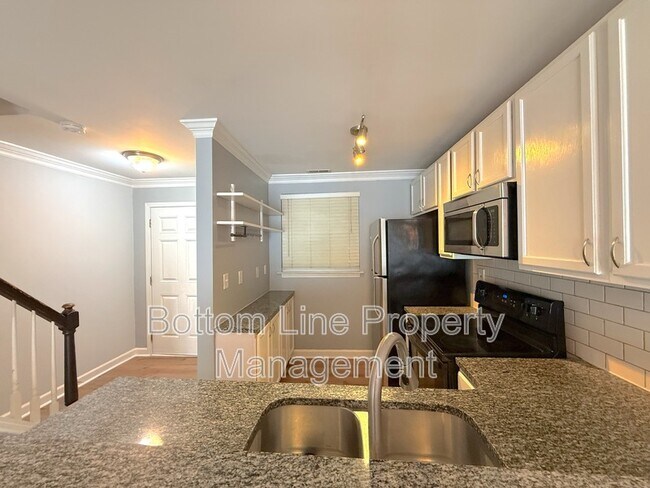 Foto del edificio - 1218 Green Oaks Ln