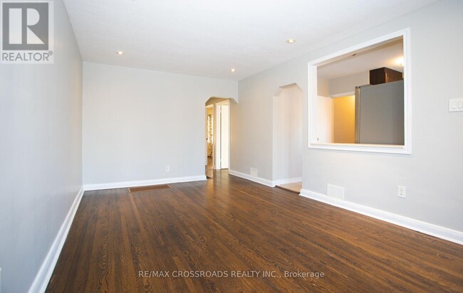 Building Photo - 17 Strode Dr