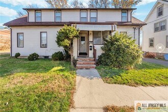 Building Photo - 2102 Woodbridge Ave