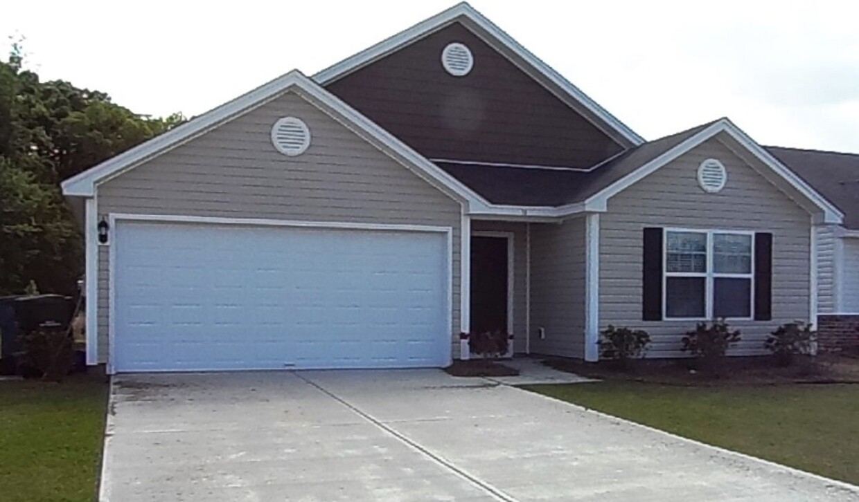 Primary Photo - 36 Amber Dr