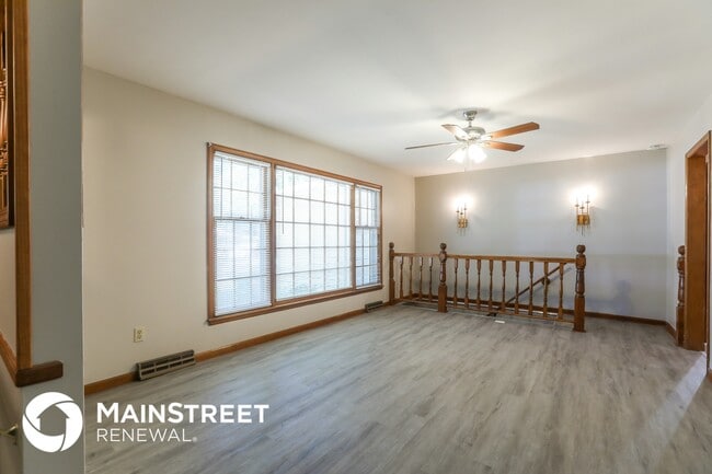 Building Photo - 523 E Prairie Terrace