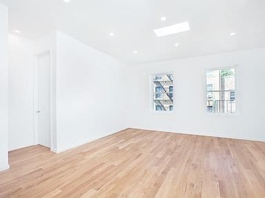 Building Photo - 410 E 153rd St
